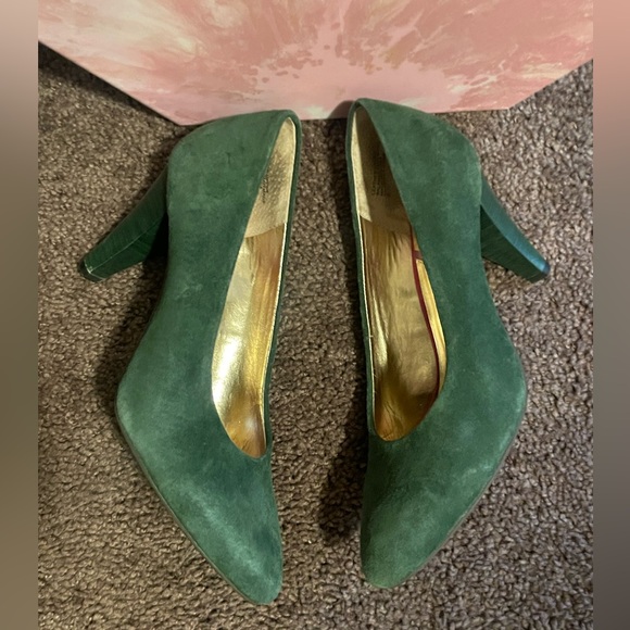 Seychelles Hunter Green Suede Pumps size 8 GUC - Picture 2 of 15